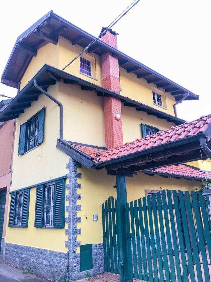 La Villa Di Bambi Vanzago Exterior photo